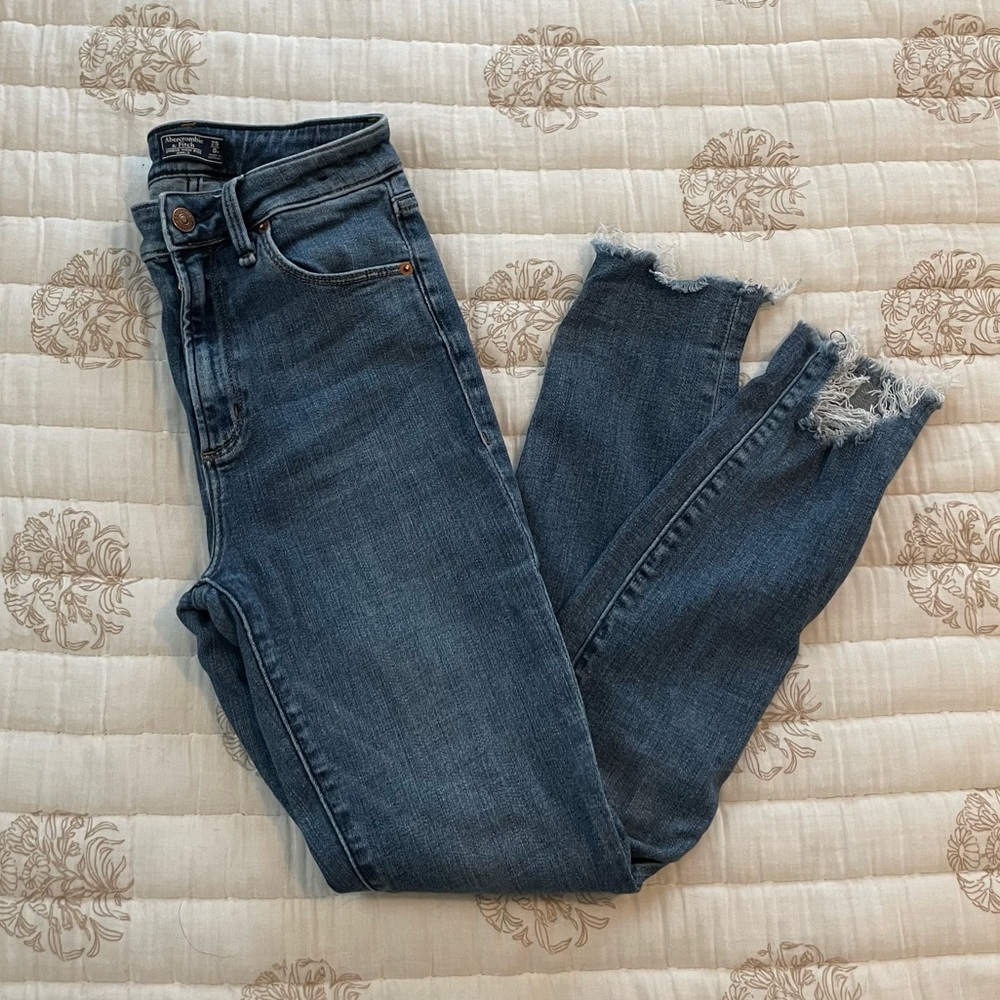 A&F Simone High Rise Jeans - Picture 3 of 7